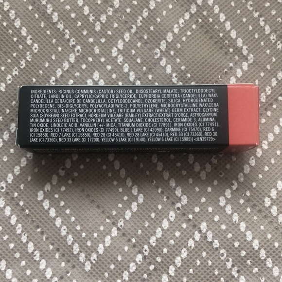 MAC Amplified Creme Lipstick in Spotlight Me - Picture 7 of 9